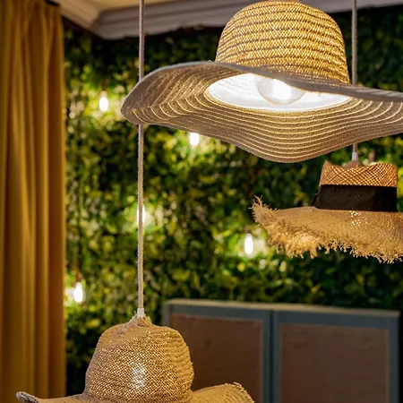 Jungle Aesthetics Downtown Aircon And Garage Parking Apartment Budapest