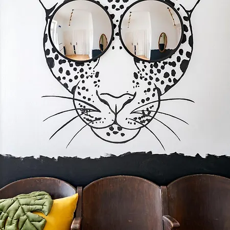 Jungle Aesthetics Downtown Aircon And Garage Parking Apartmán *