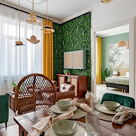 Appartamento Jungle Aesthetics Downtown Aircon And Garage Parking Budapest
